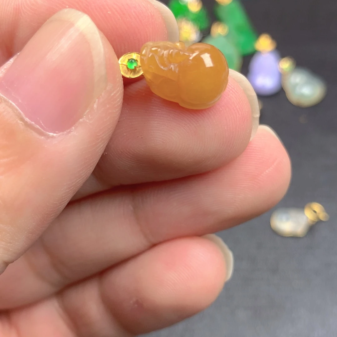 【闪购商品】颈饰18K金镶嵌翡翠翡翠