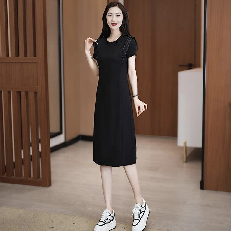 2025年夏季新款连衣裙女时尚气质洋气减龄收腰显瘦遮肚子休闲裙子