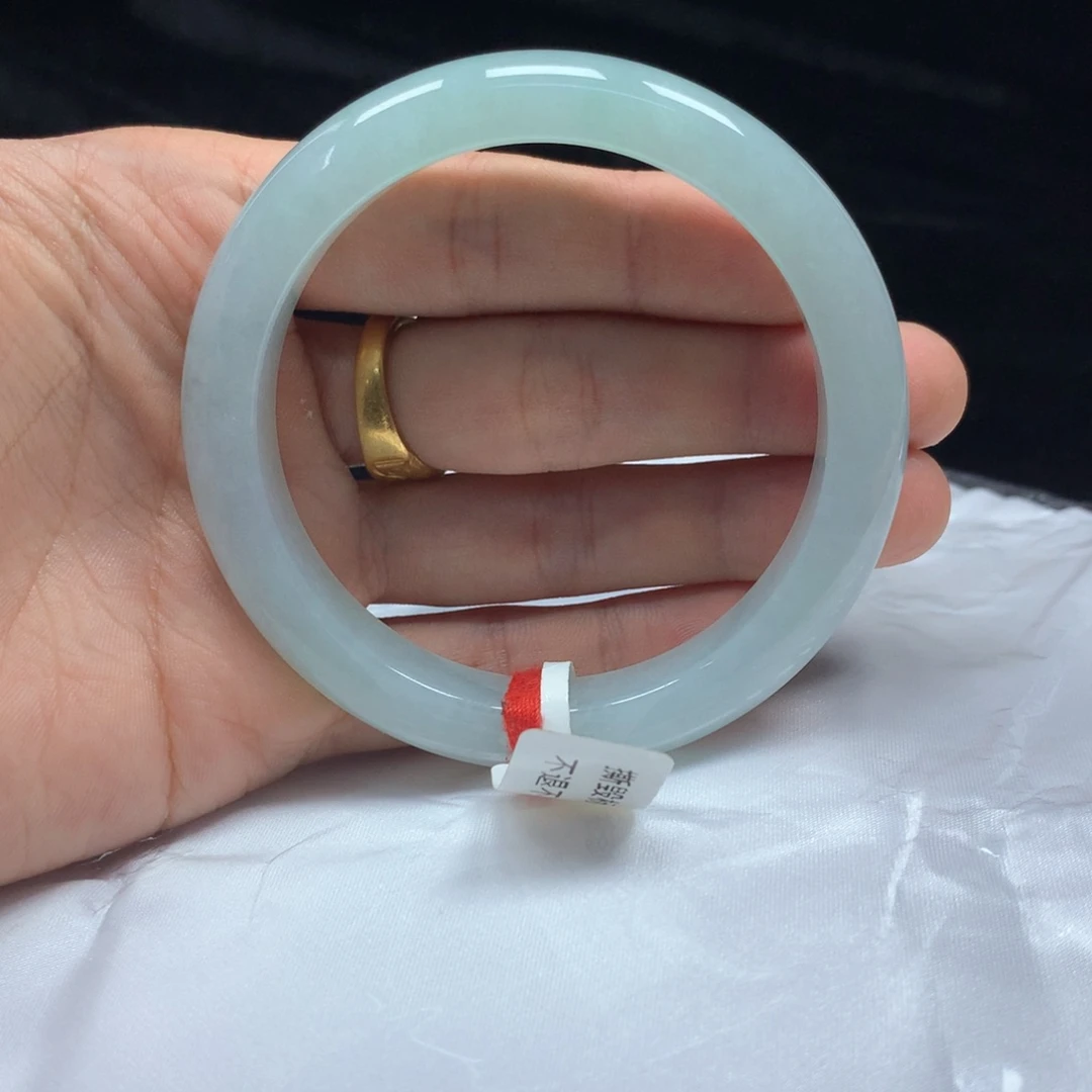 翡翠未镶嵌手镯（圆镯）58.8