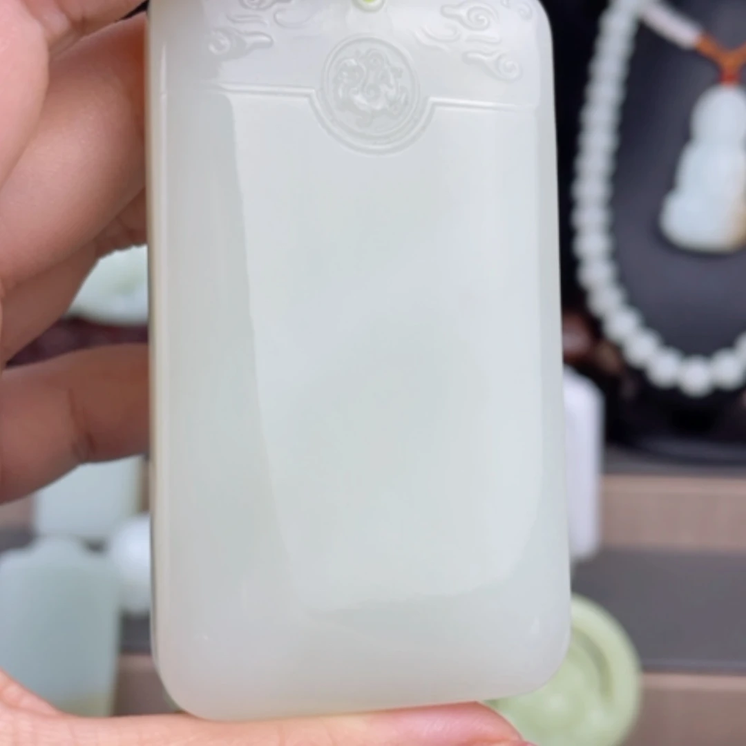 【闪购商品】颈饰未镶嵌和田玉