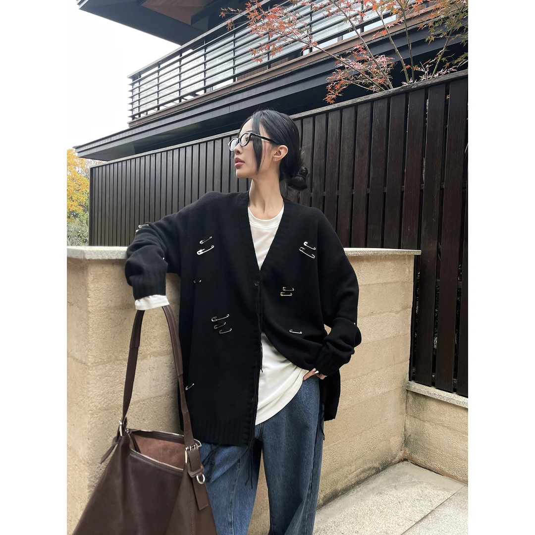 JCCC影子【星图】黑色绵羊毛破坏感流苏毛边别针设计针织毛衣开衫