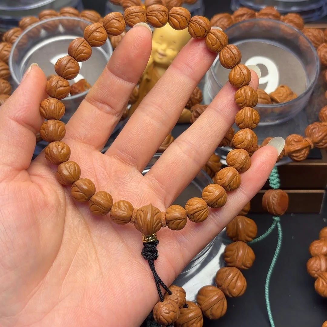 W***i吊坠桃核野生玉龙脊10➕手持