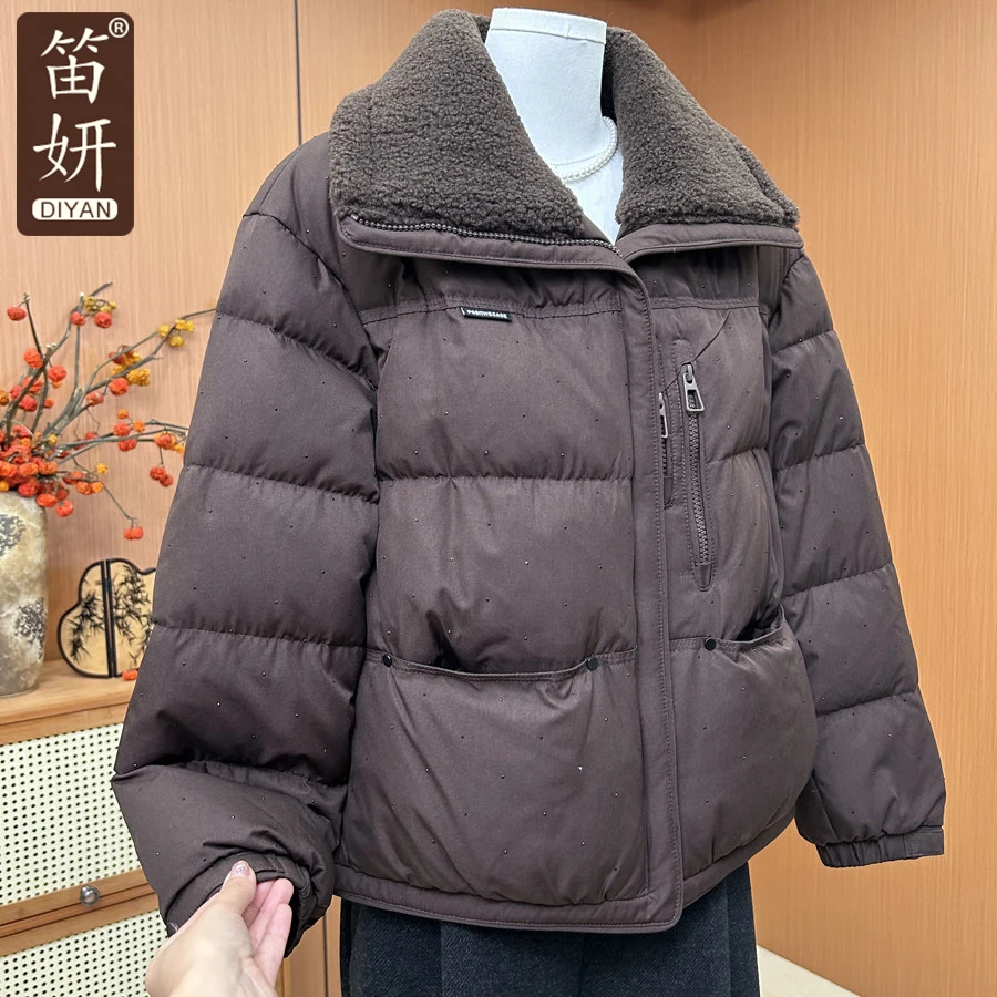 时尚妈妈装轻薄保暖羊羔毛翻领外套冬季新款洋气流行50多岁羽绒服