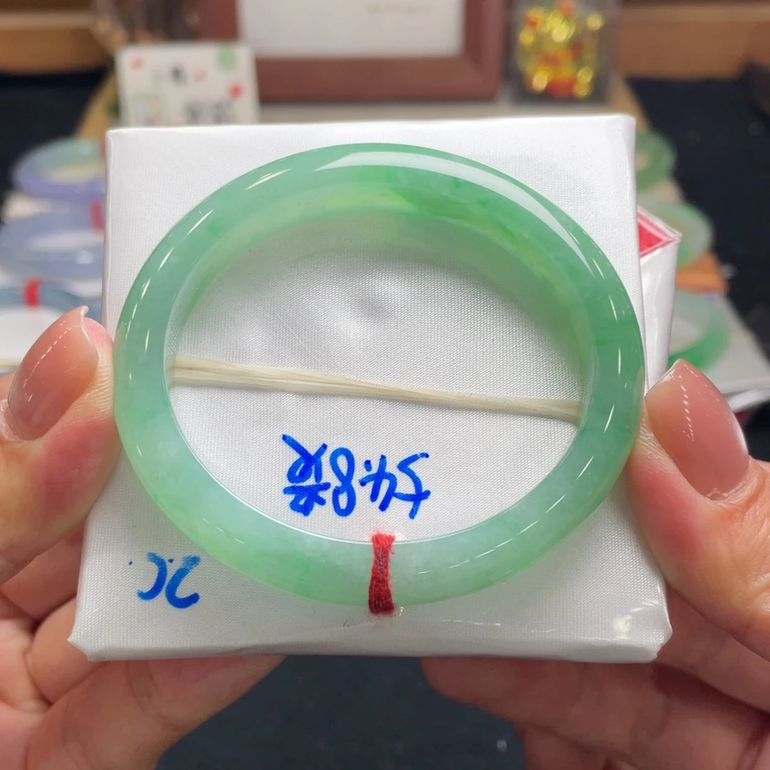 翡翠手镯未镶嵌翡翠54.8贵妃