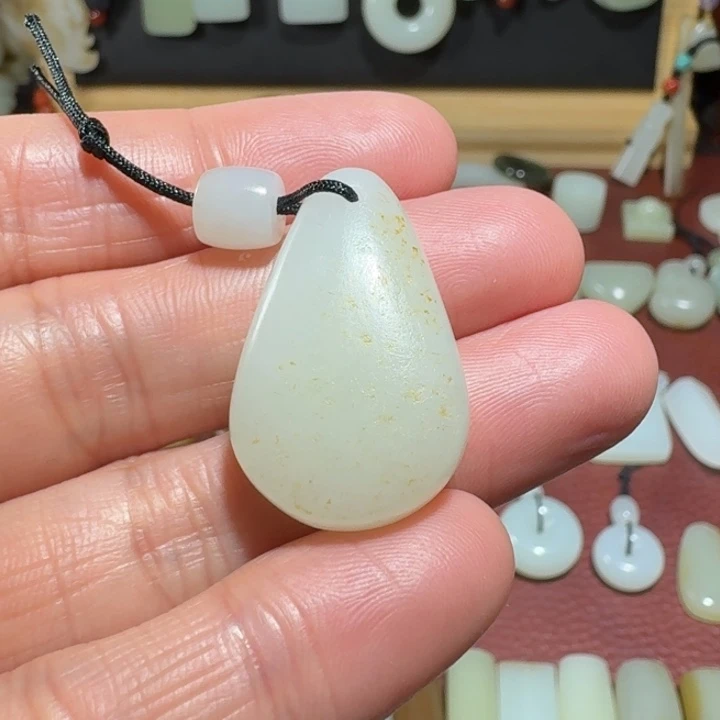 河***杰吊坠(不含链)未镶嵌和田玉