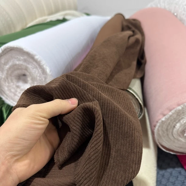 02  焦糖色雪尼尔灯芯绒面料2米价