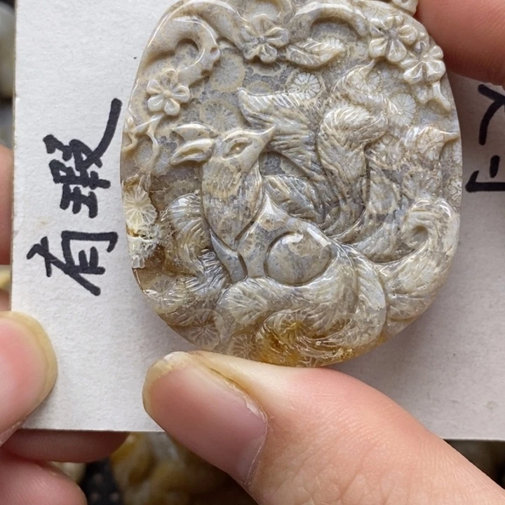 硅化珊瑚（珊瑚玉）未镶嵌颈饰