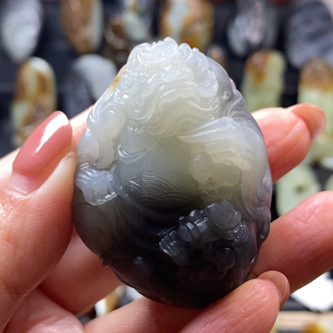 和田玉未镶嵌把件