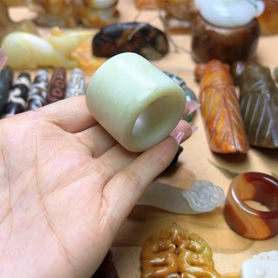 【闪购商品】蛇纹石玉颈饰未镶嵌