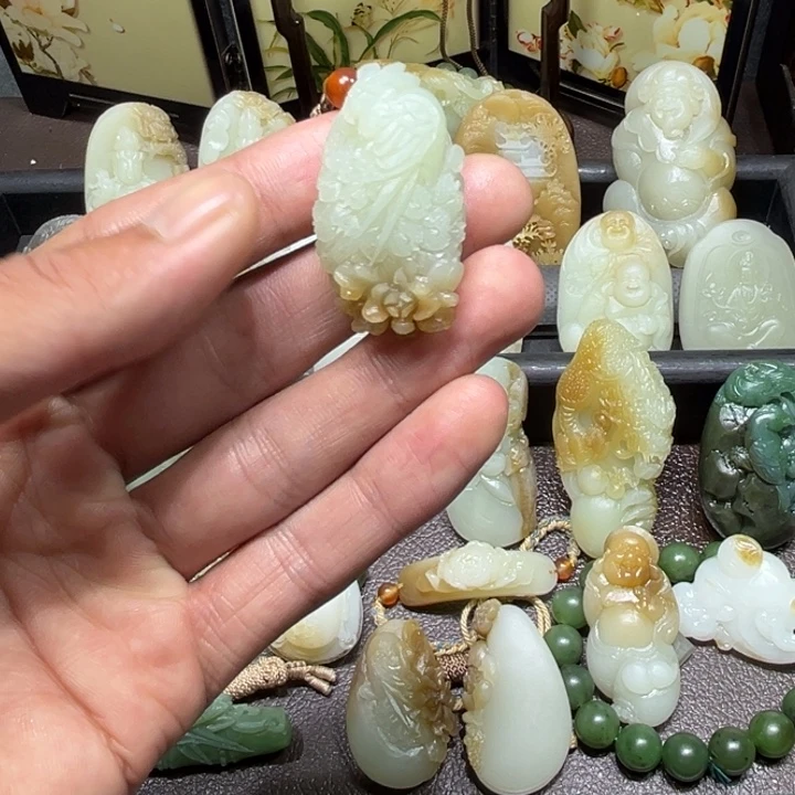 和田玉未镶嵌颈饰