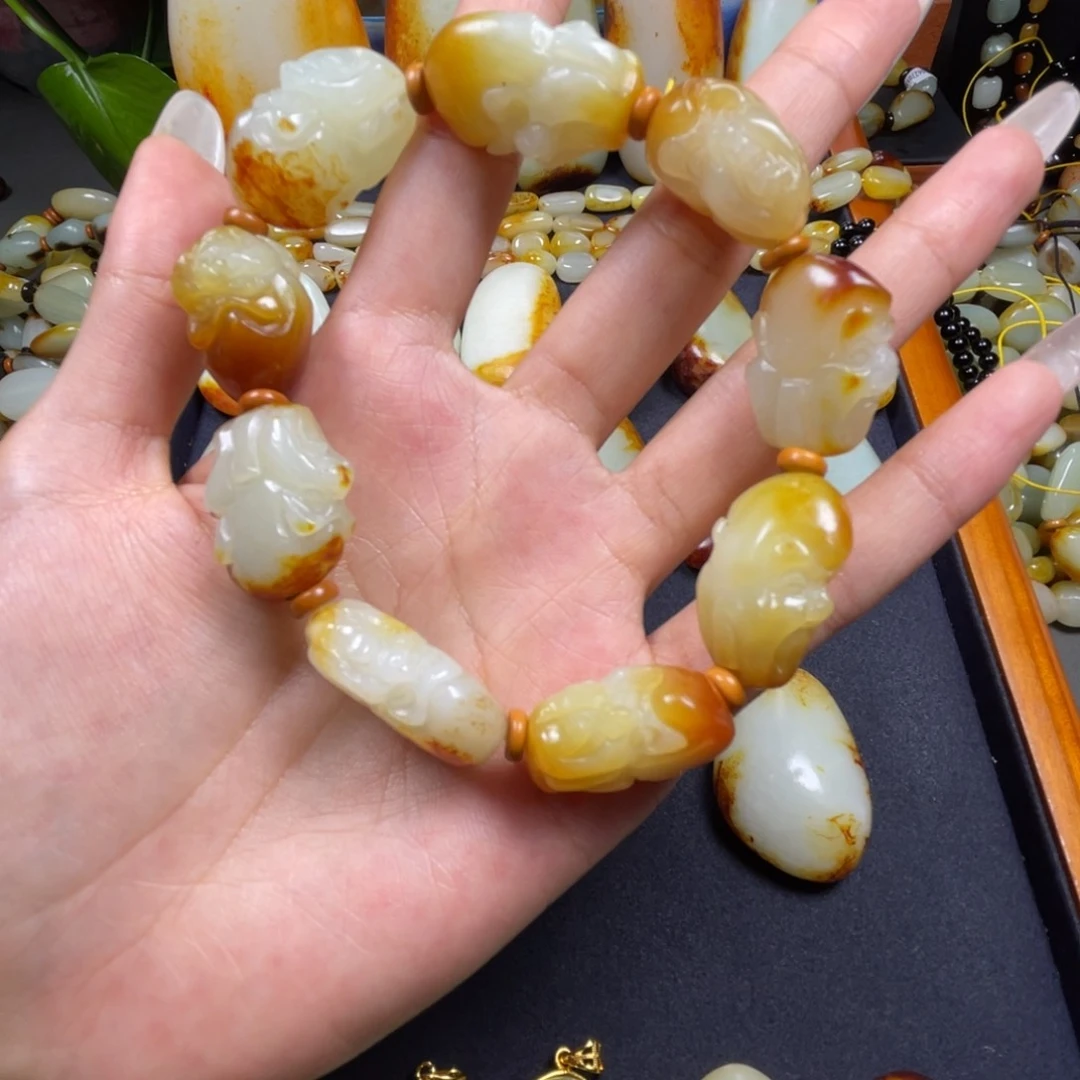 和田玉未镶嵌颈饰俊*