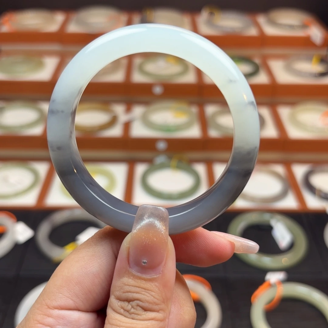 和田玉手镯未镶嵌紫白半山水墨画54