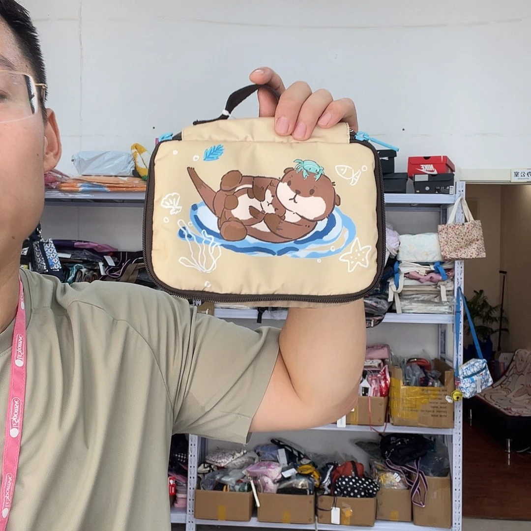PU化妆包等产品和产品