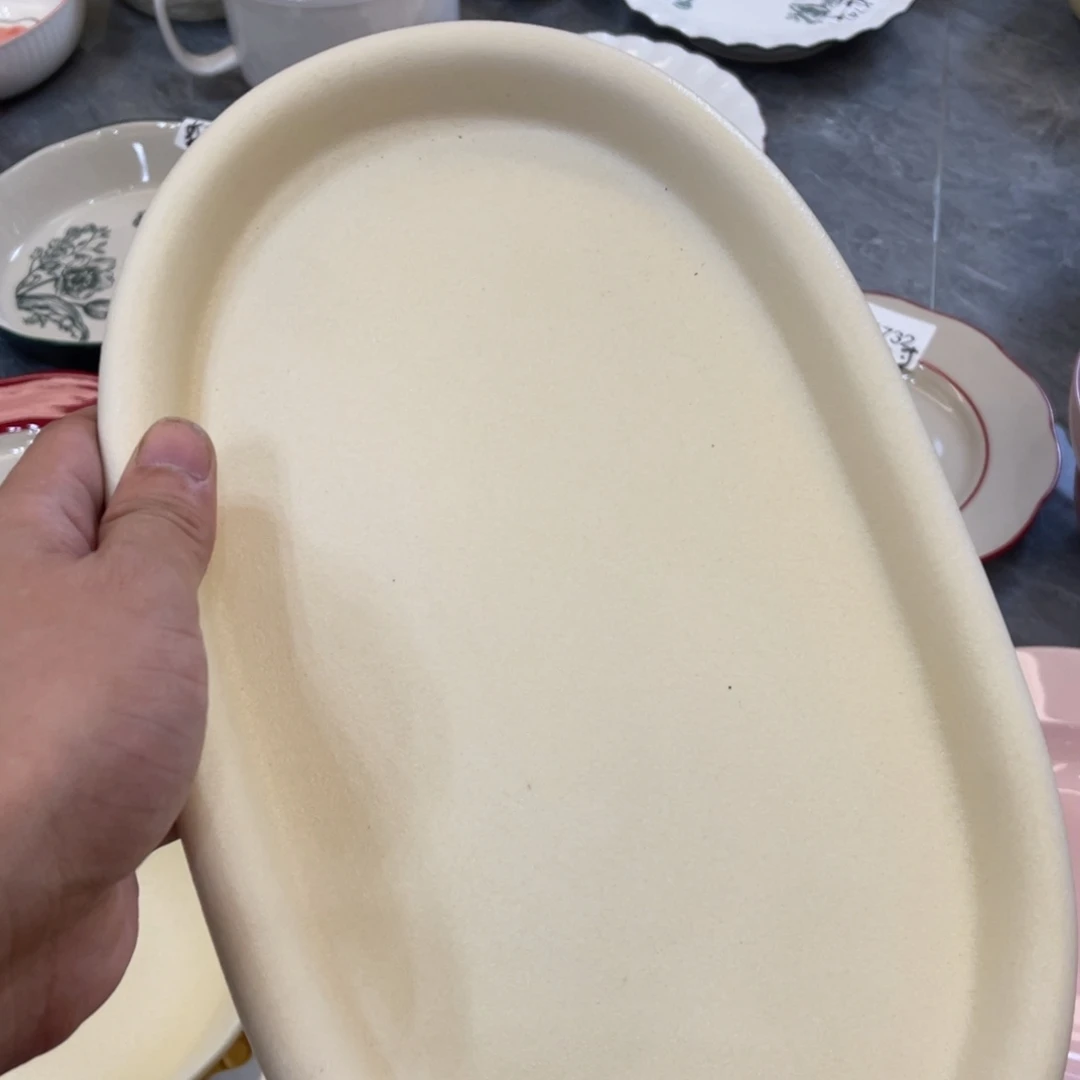 陶瓷微瑕餐具介意勿拍，满18飞！