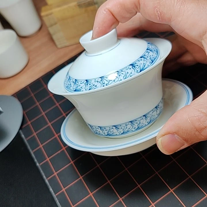 c****.手绘青花三才盖碗定制