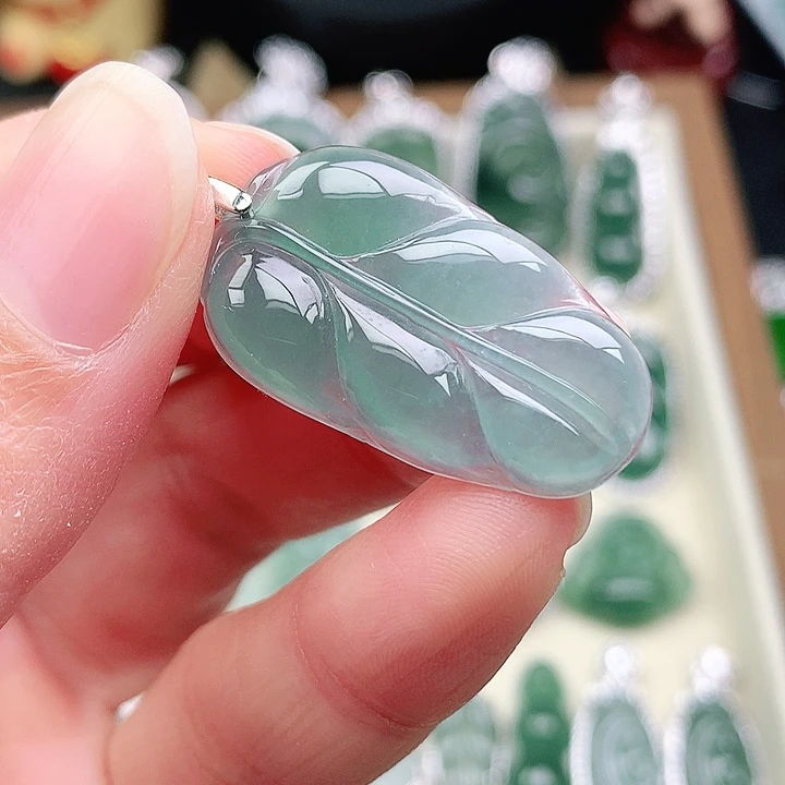 颈饰未镶嵌翡翠吊坠