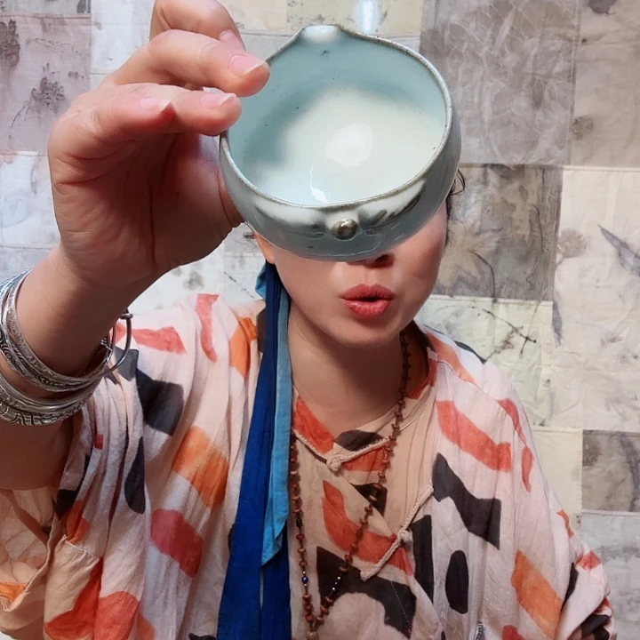 瓷青色桃杯子钧瓷