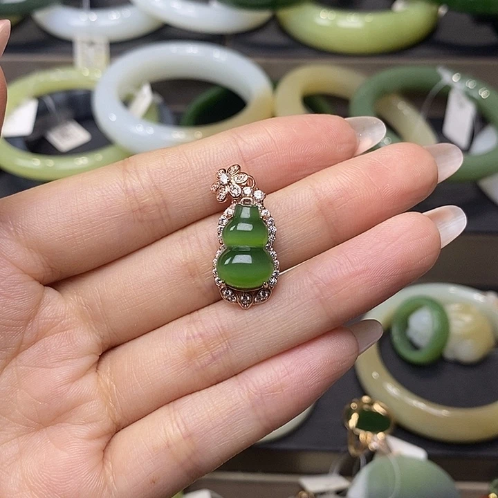 和田玉（糖玉）银S925镶嵌挂件