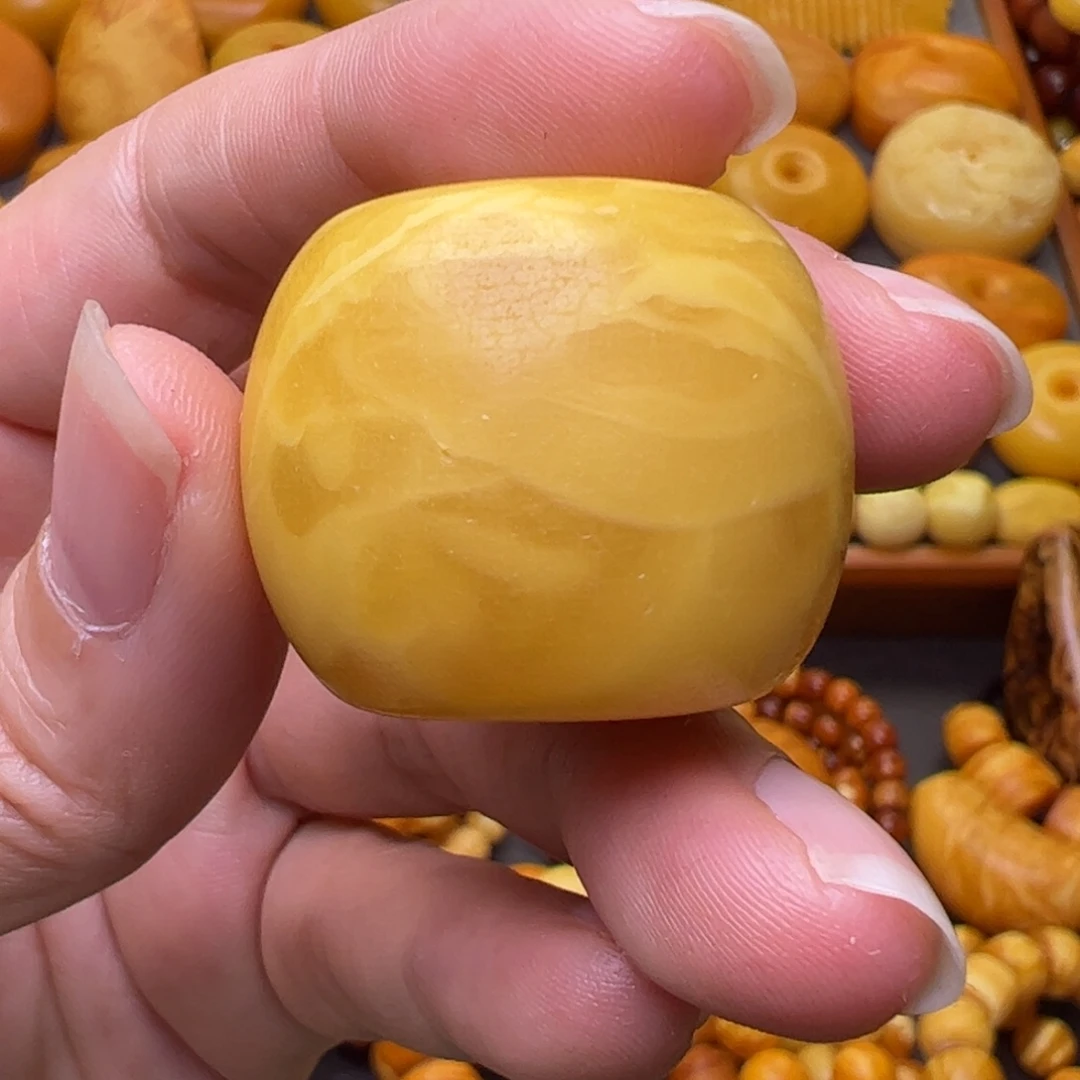 蜜蜡未镶嵌珠宝奇石30