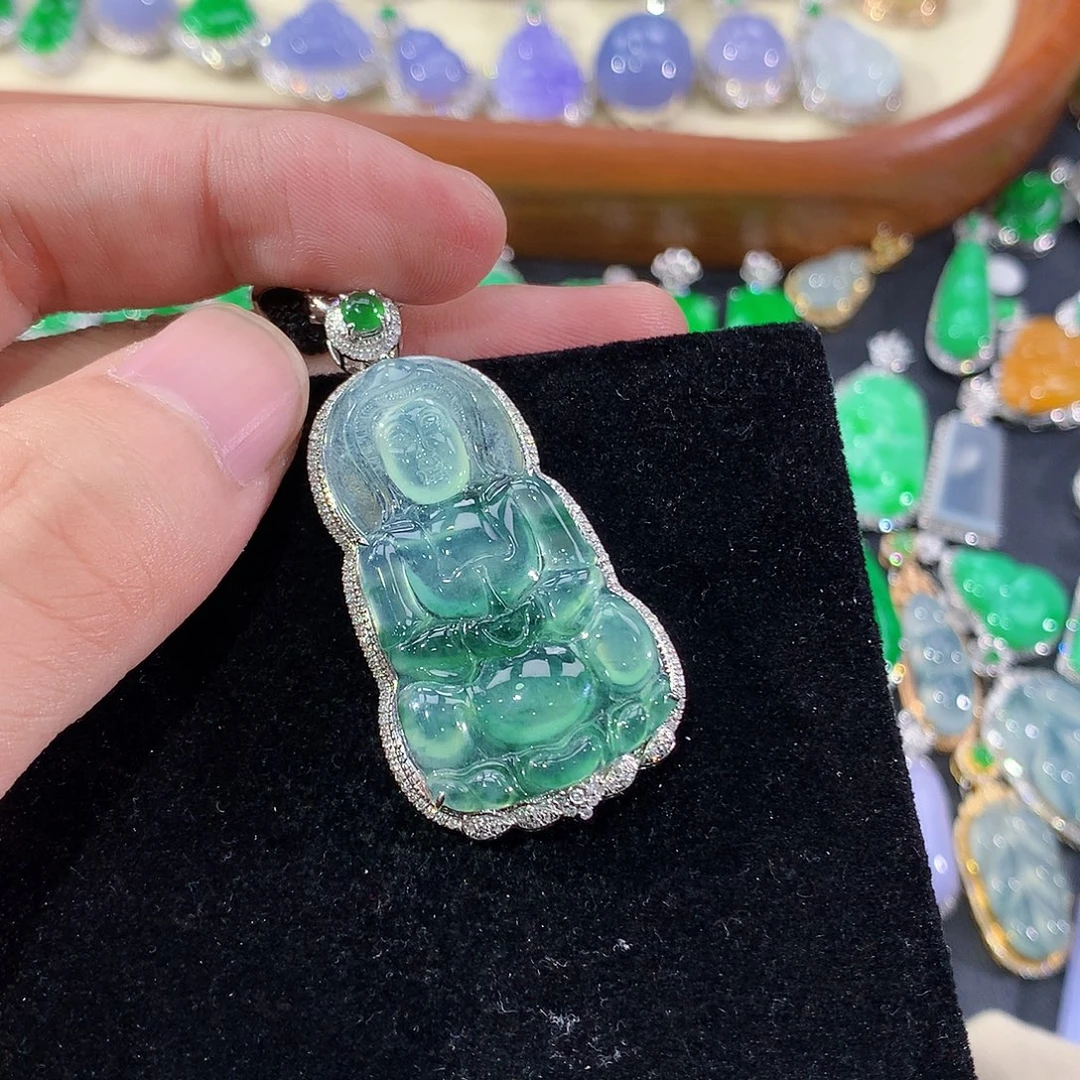 耗***窝翡翠18K金镶嵌颈饰