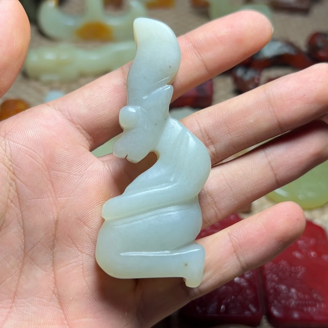 未镶嵌蛇纹石玉颈饰