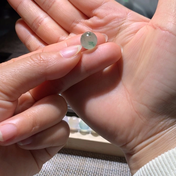 翡翠散珠天然缅甸翡翠A货卡10.52 晴水飘花珠