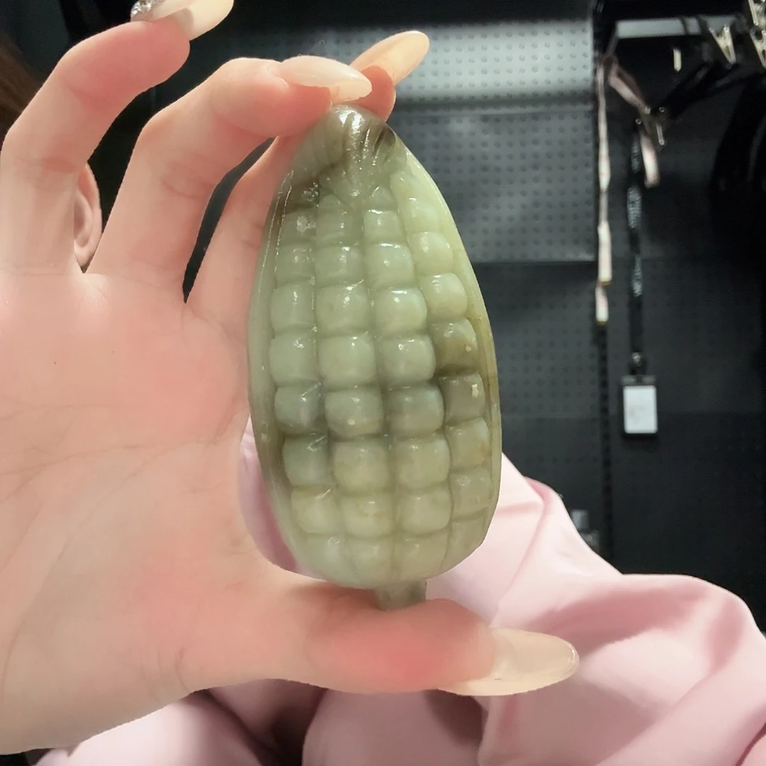 蛇纹石玉颈饰未镶嵌苞米