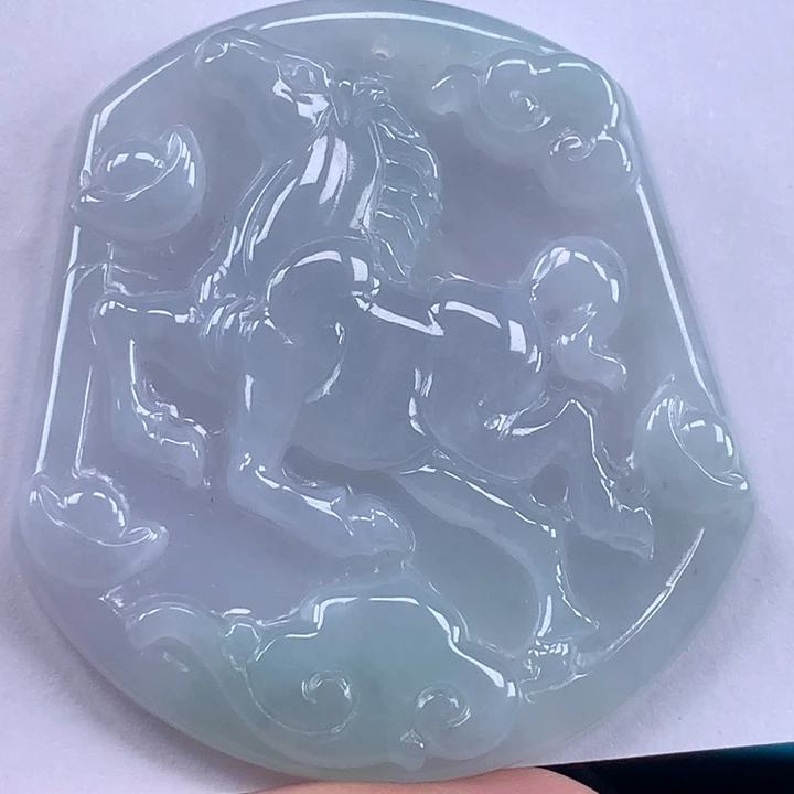 颈饰未镶嵌翡翠马牌吊坠