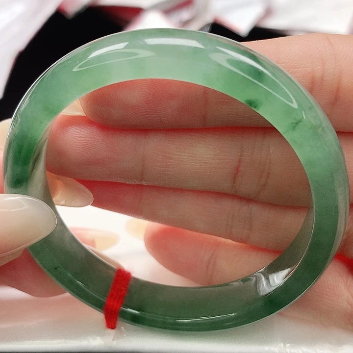 翡翠手镯未镶嵌缅甸天然A货翡翠