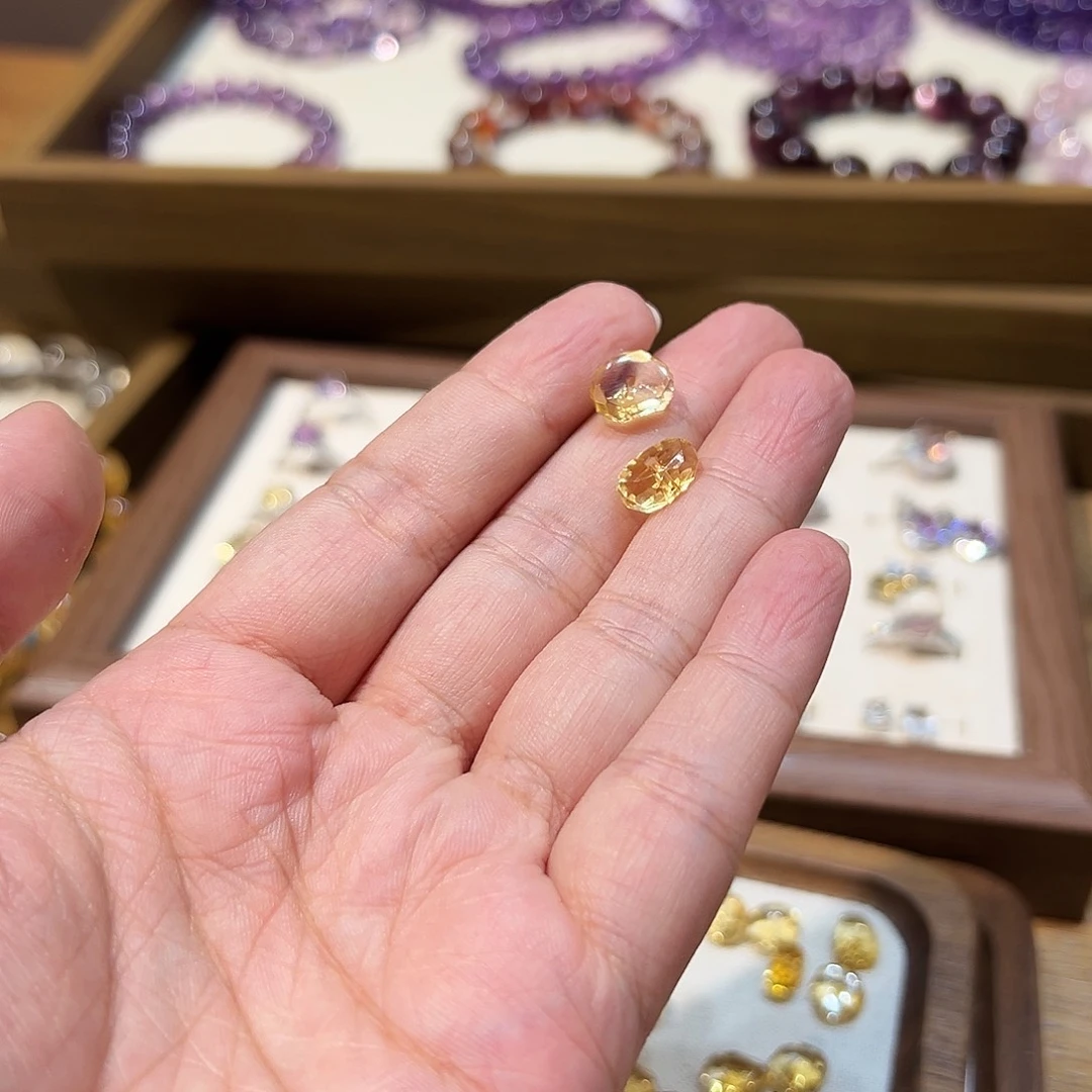 致***选未镶嵌手链水晶2个