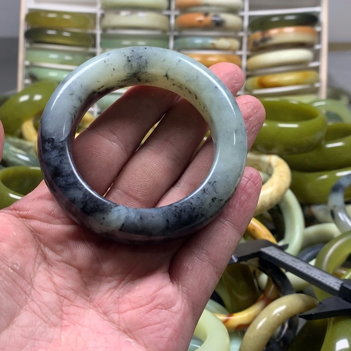 蛇纹石玉手镯未镶嵌喆*