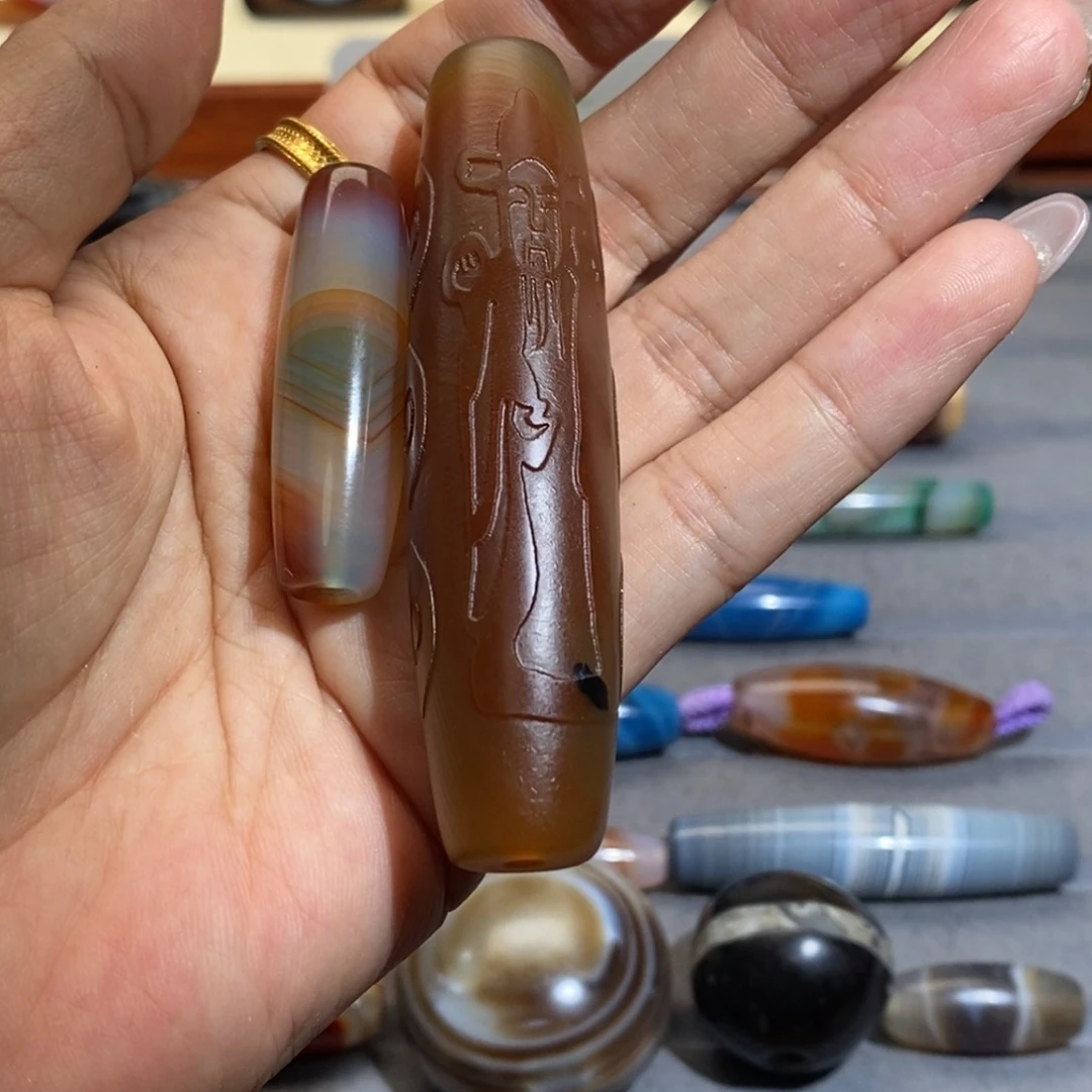 玛瑙/玉髓颈饰未镶嵌涅**生