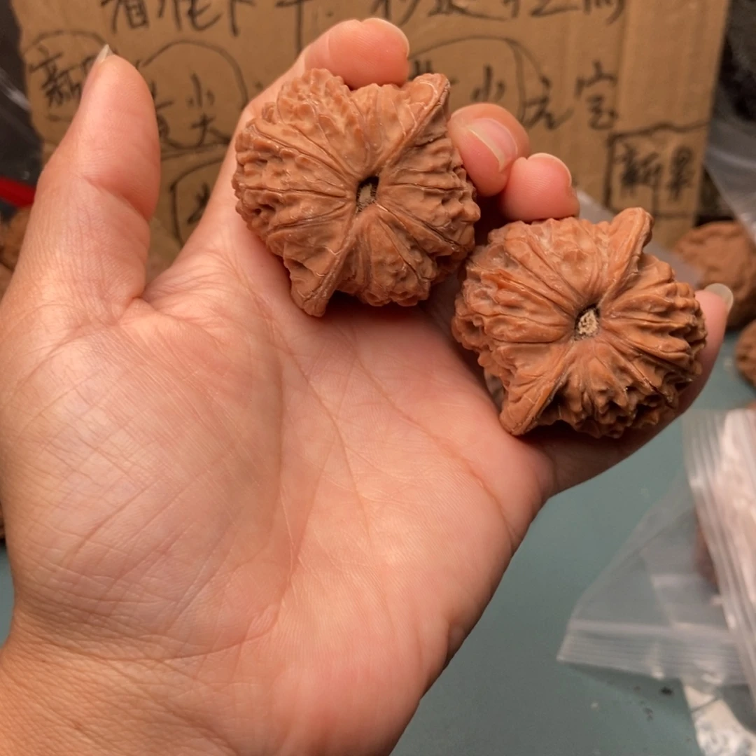 木***虽吊坠文玩核桃血麒麟83