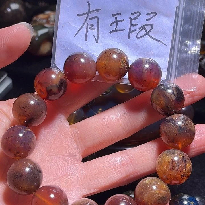 琥珀未镶嵌颈饰16+35.8g111