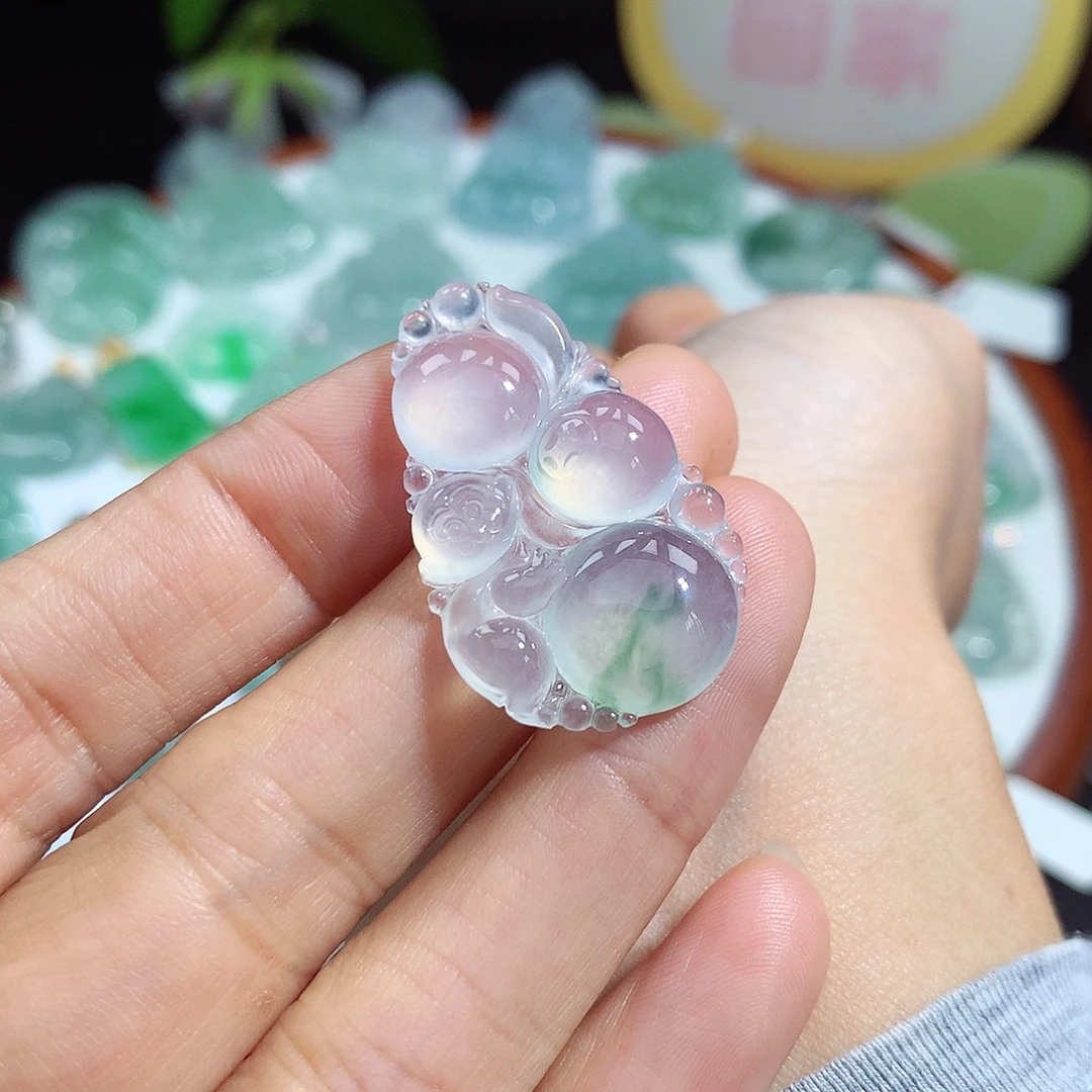 翡翠未镶嵌颈饰吊坠