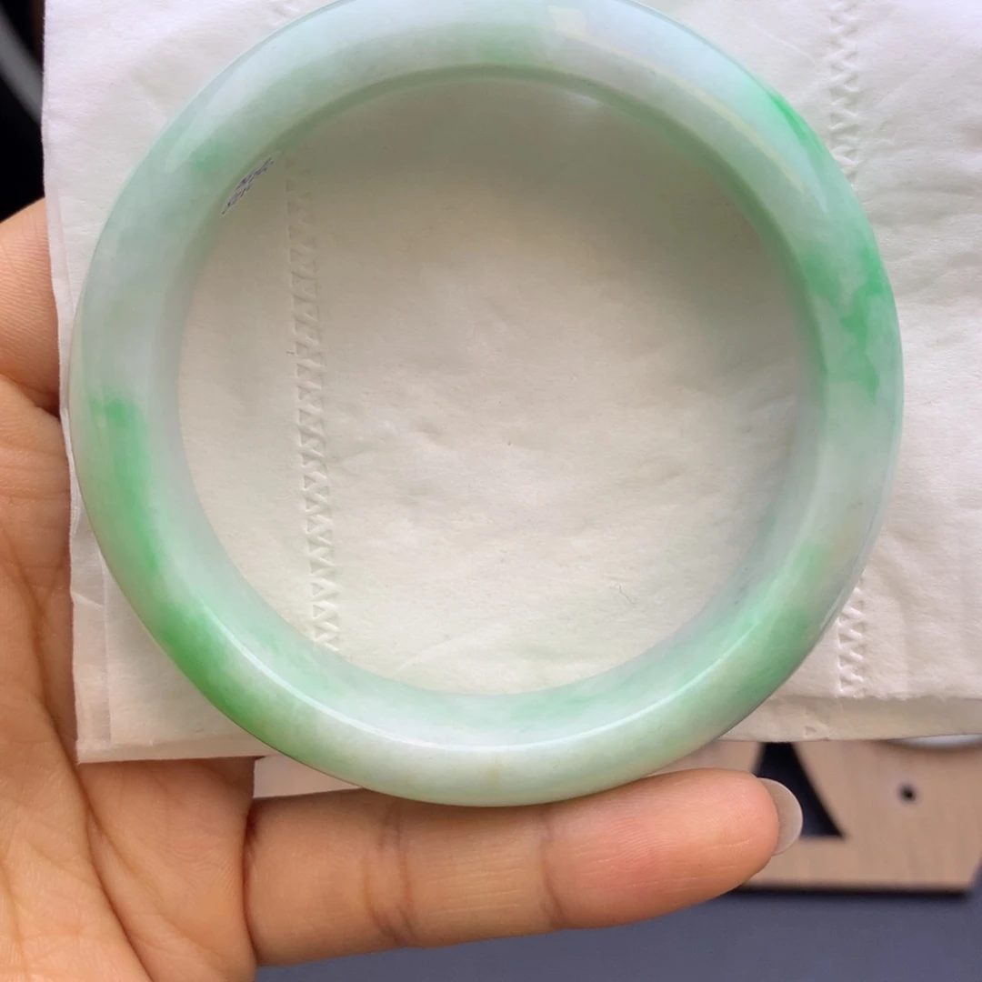 翡翠手镯未镶嵌纯天然07