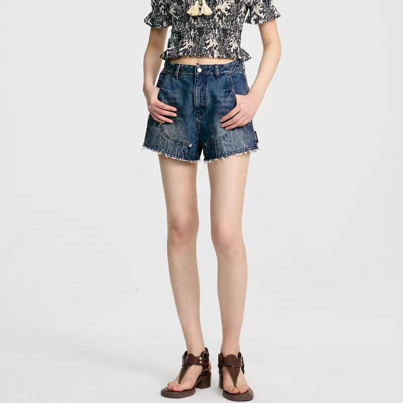 【沈梦辰同款】REVAN芮范酷感铆钉口袋牛仔短裤RL31307097