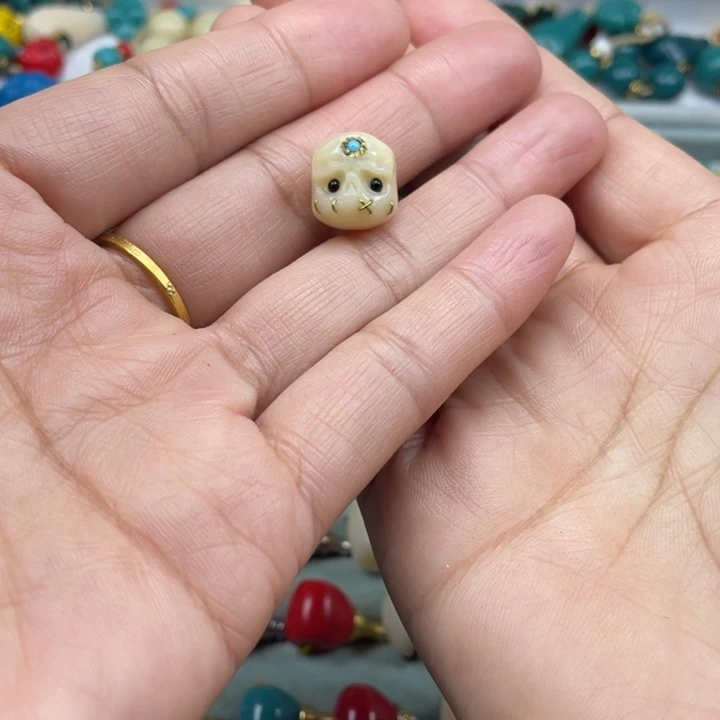 琉璃颈饰雪巴品牌雪巴琉璃配饰