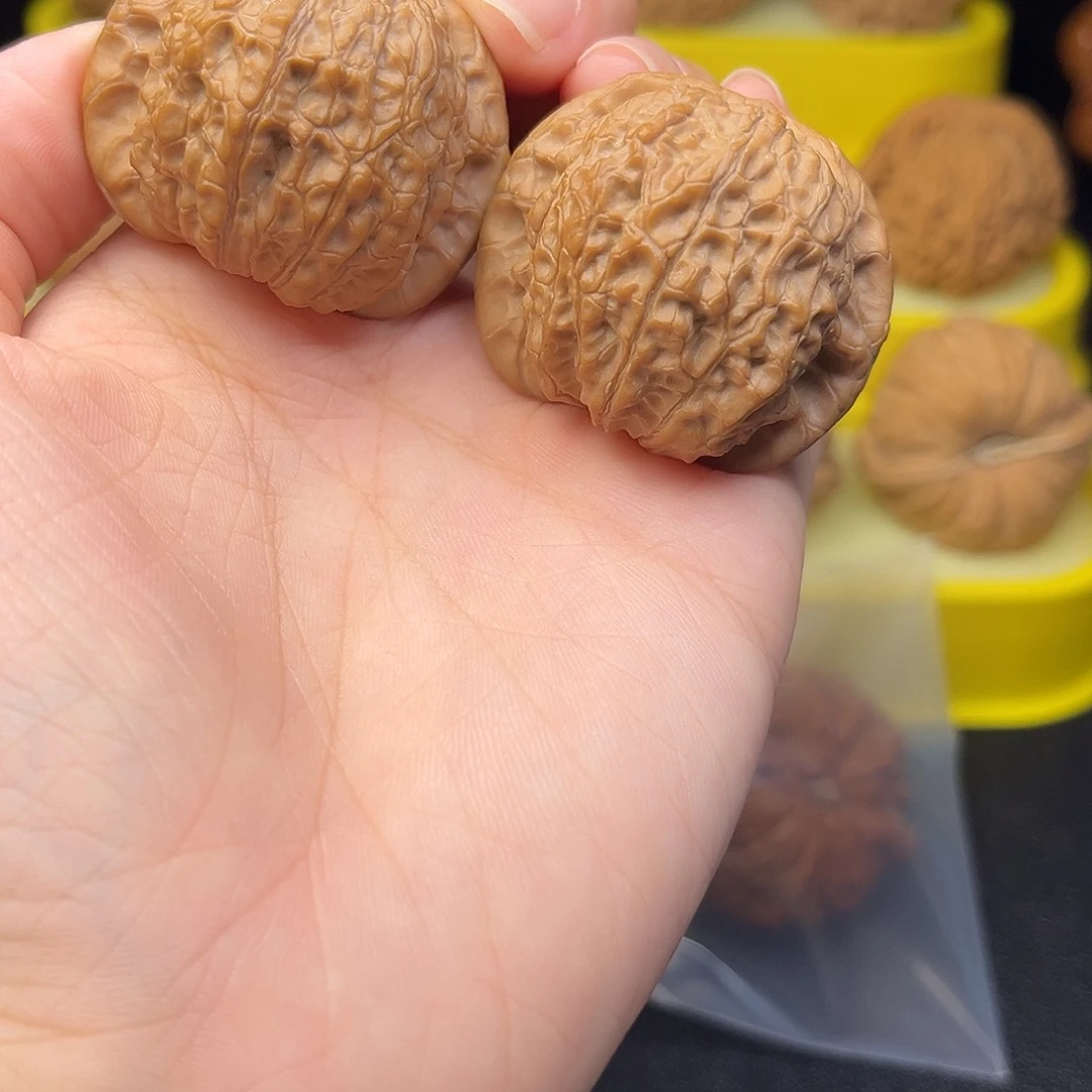 文玩核桃吊坠血麒麟39