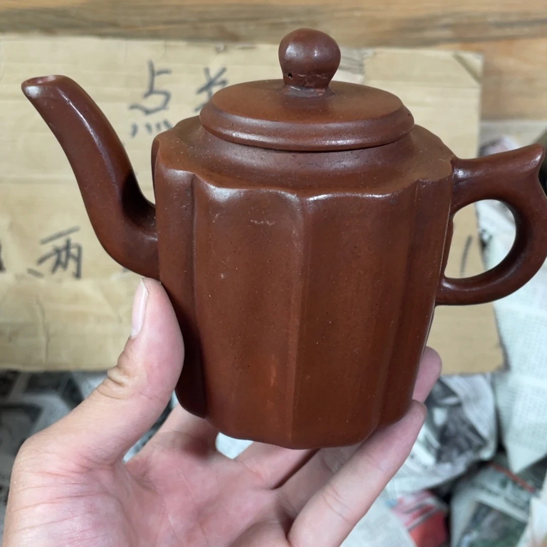 茶壶紫砂老厂紫砂壶一件。