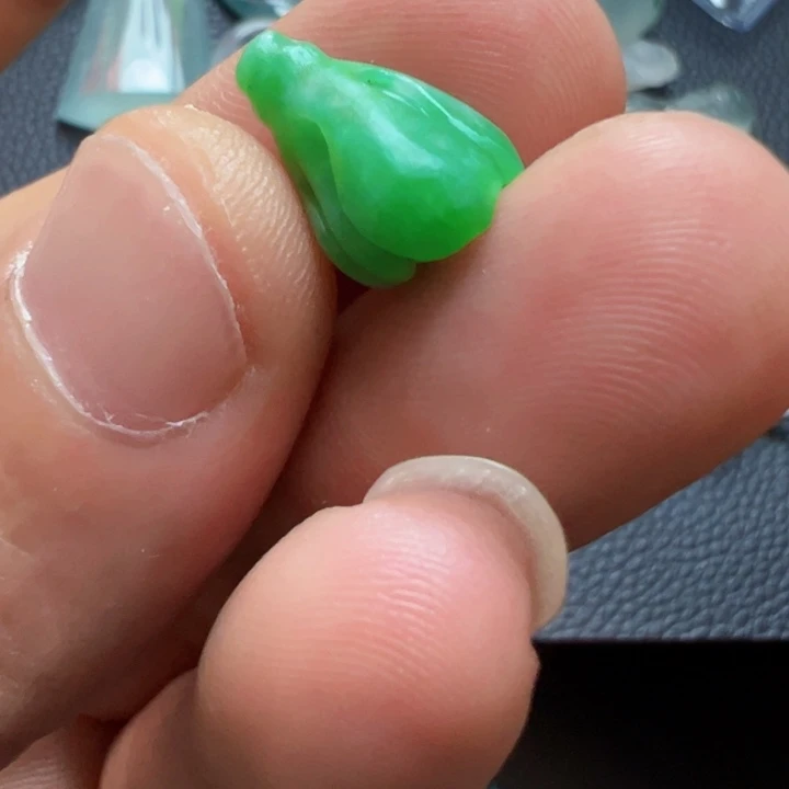 定制翡翠未镶嵌玉兰花