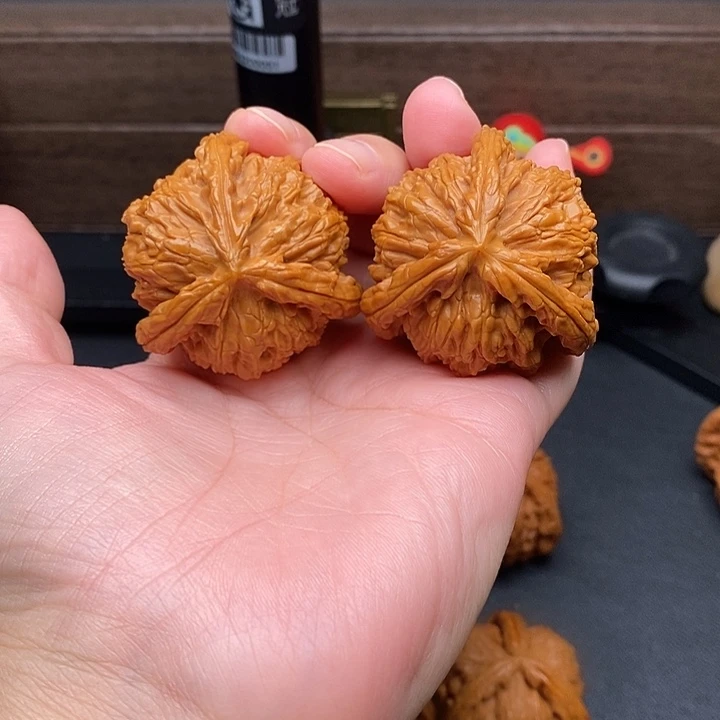 自***风把件文玩核桃白奔