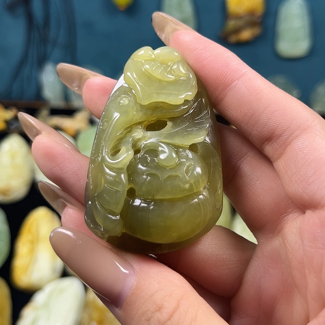合金蛇纹石玉颈饰
