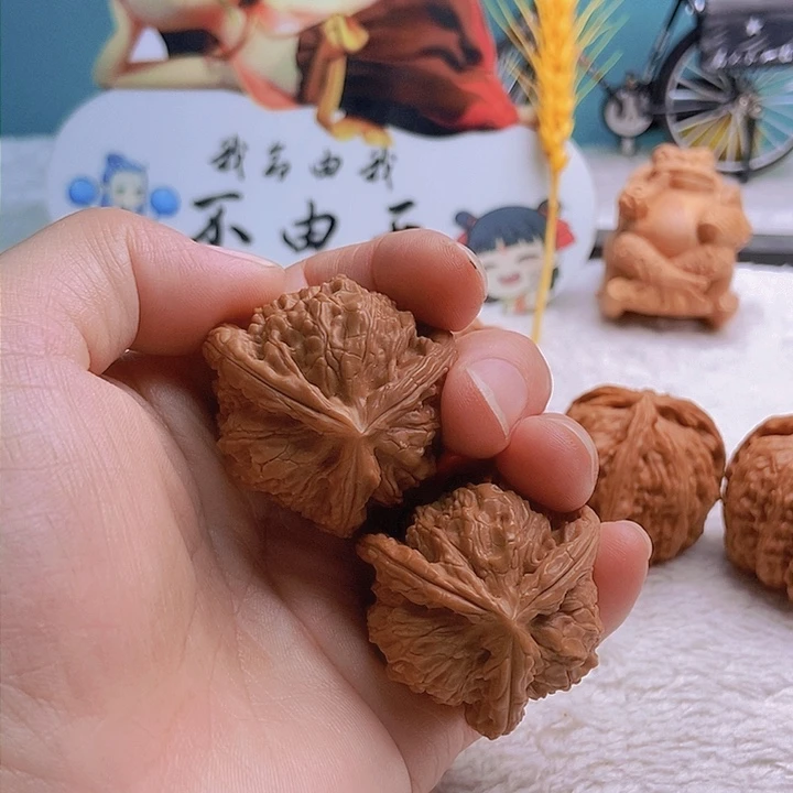 把件文玩核桃敖****生三棱