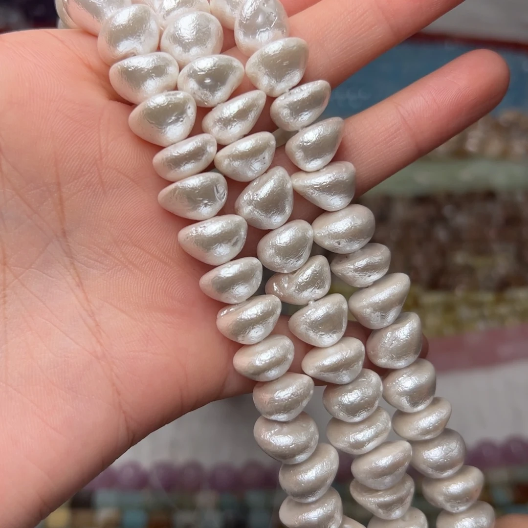 玛瑙/玉髓合金珠宝半成品Y287。11mm贝珠三角随形一条