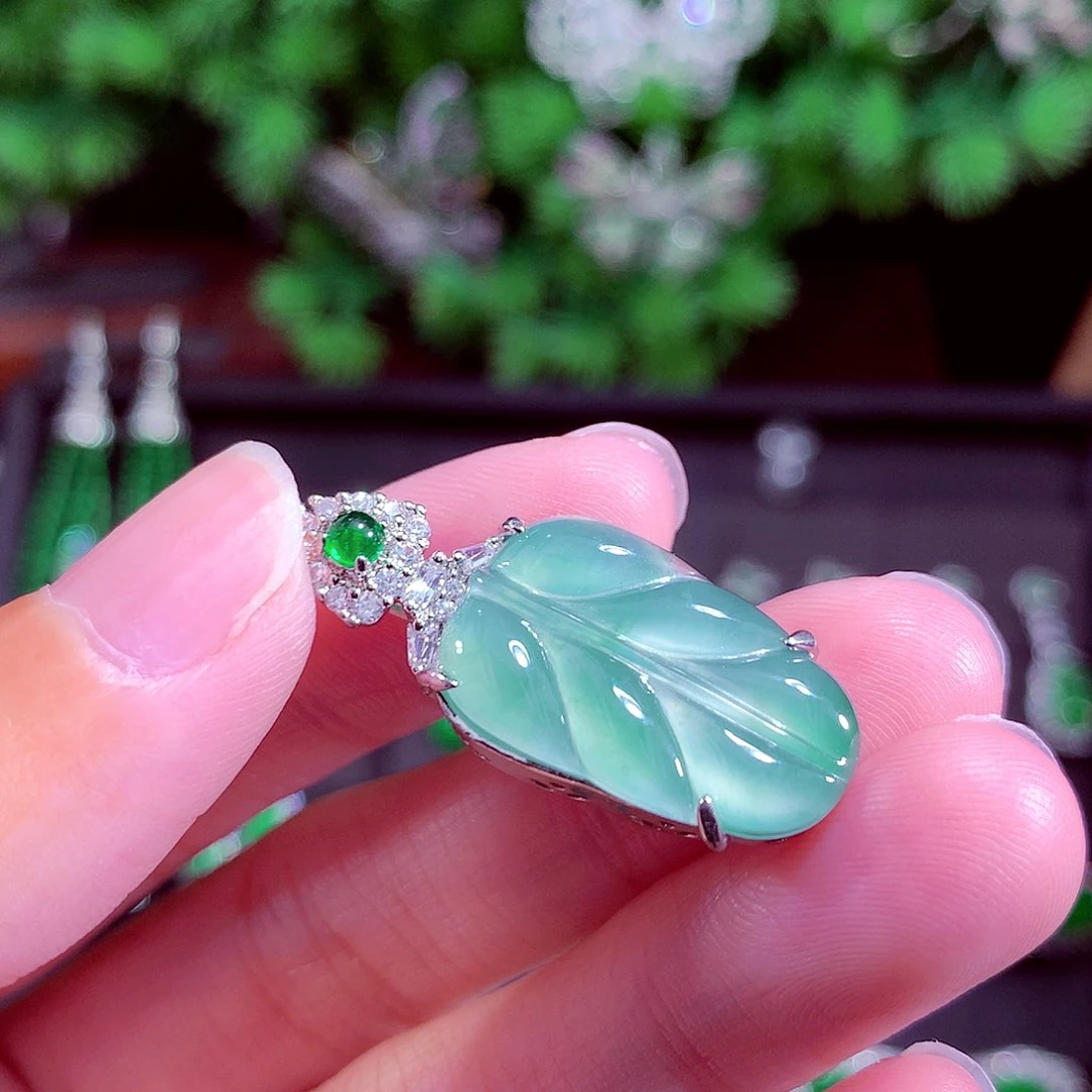 颈饰未镶嵌翡翠天然