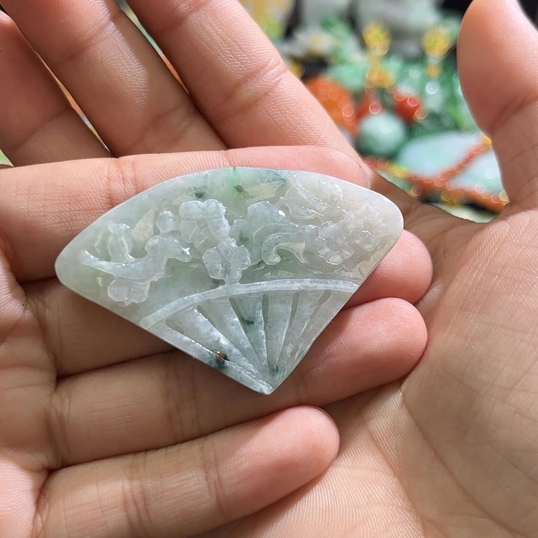 颈饰未镶嵌翡翠待编织