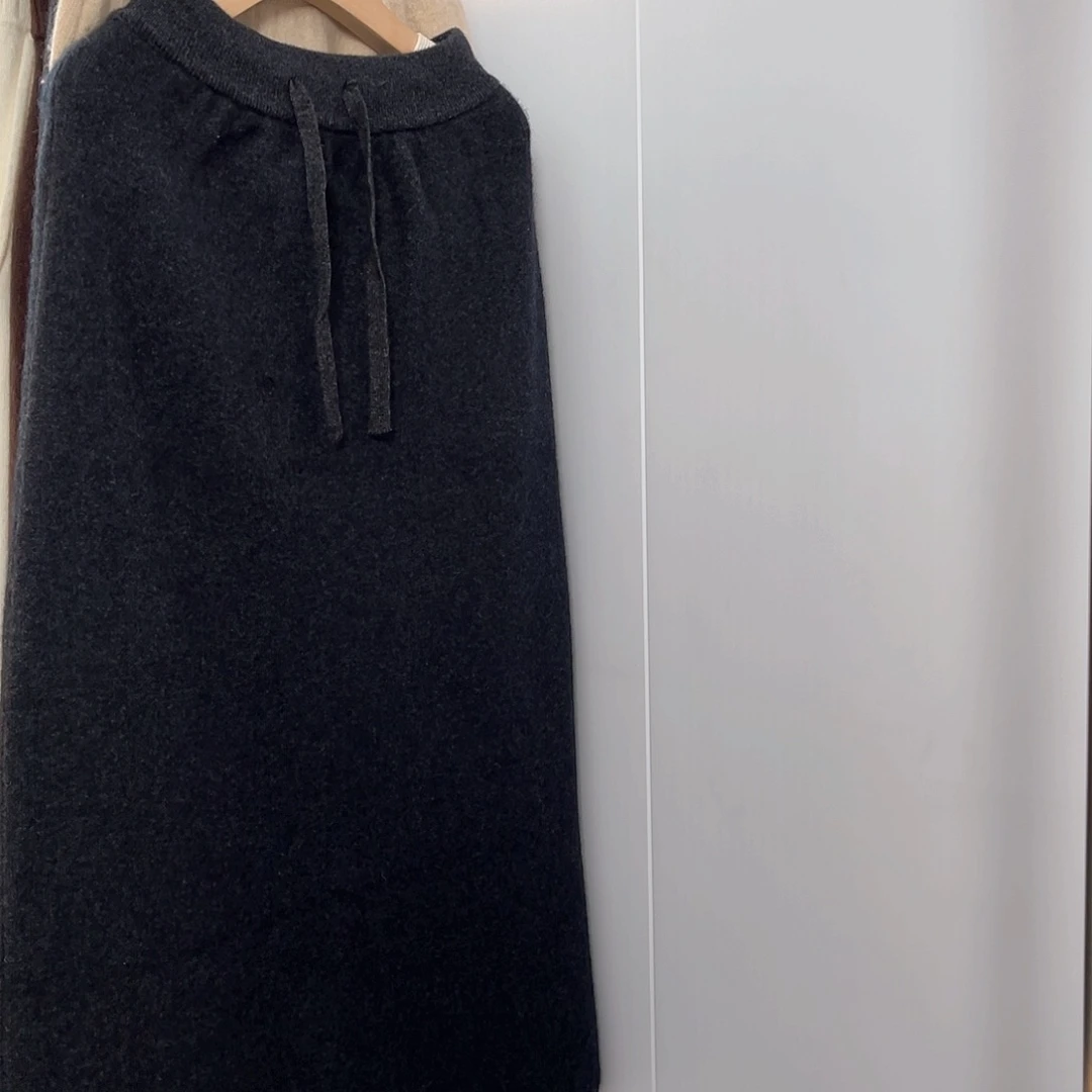 经典 羊绒 打底裤 深灰色 宽松的