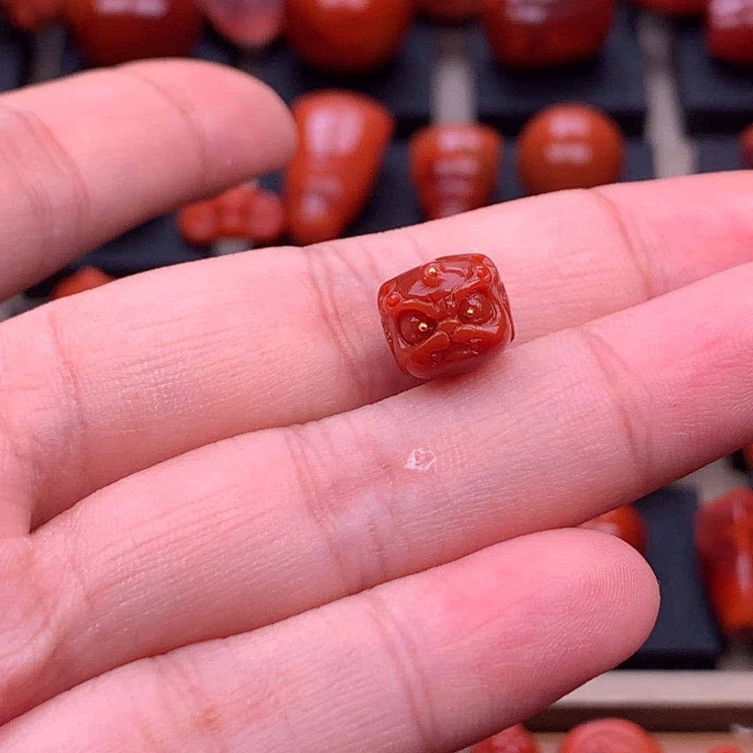 南红玛瑙未镶嵌川料原矿牛血醒狮9.8mm