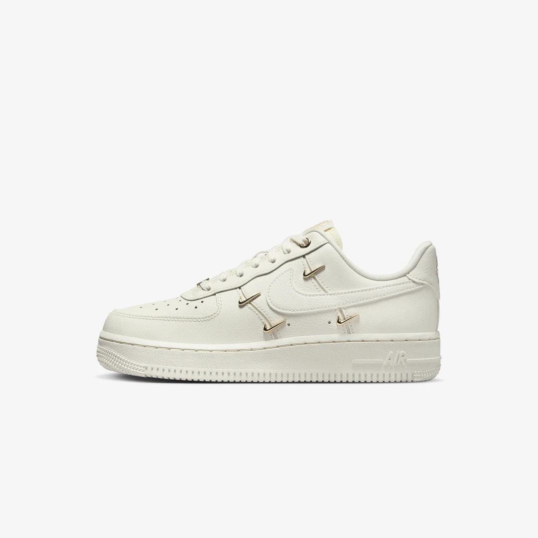 NIKE/耐克【商城】女子WMNSAIRFORCE 1 '07空军运动板鞋 FV3654-111